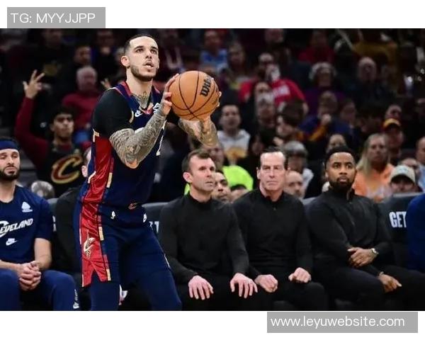 兰德尔全场最高得分22分表现出色16投7中并贡献27分8板7助3断 兰德尔全场最高得分22分表现出色16投7中并贡献27分8板7助3断