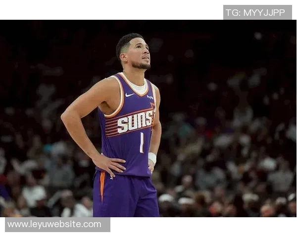 布克遭遇严密防守表现低迷18投仅4中贡献10分16助攻却有9次失误 布克遭遇严密防守表现低迷18投仅4中贡献10分16助攻却有9次失误